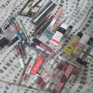 Brand New woman makeup different sorts items for great deal